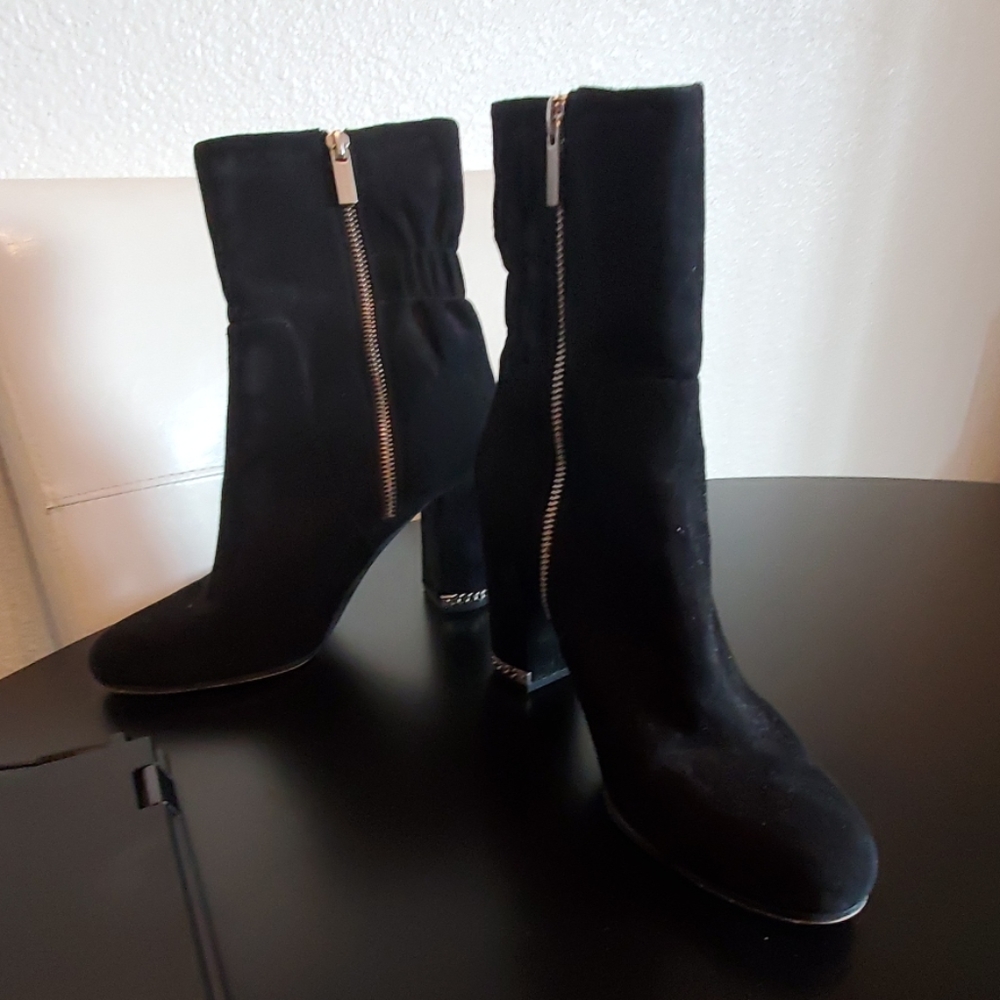 Mk Boots - image 1